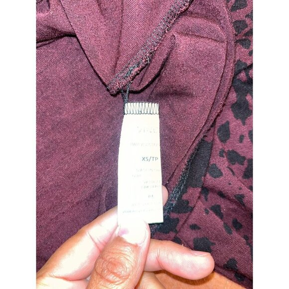 Vince Red Wysteria Leopard Print Long Sleeve Crew Neck Knit Top Women's Size XS - Picture 7 of 8